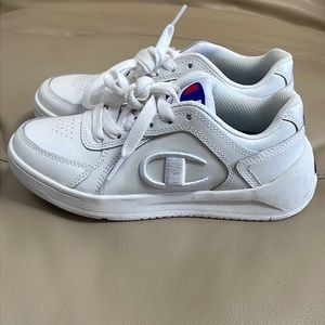 Champion women’s size 5 US